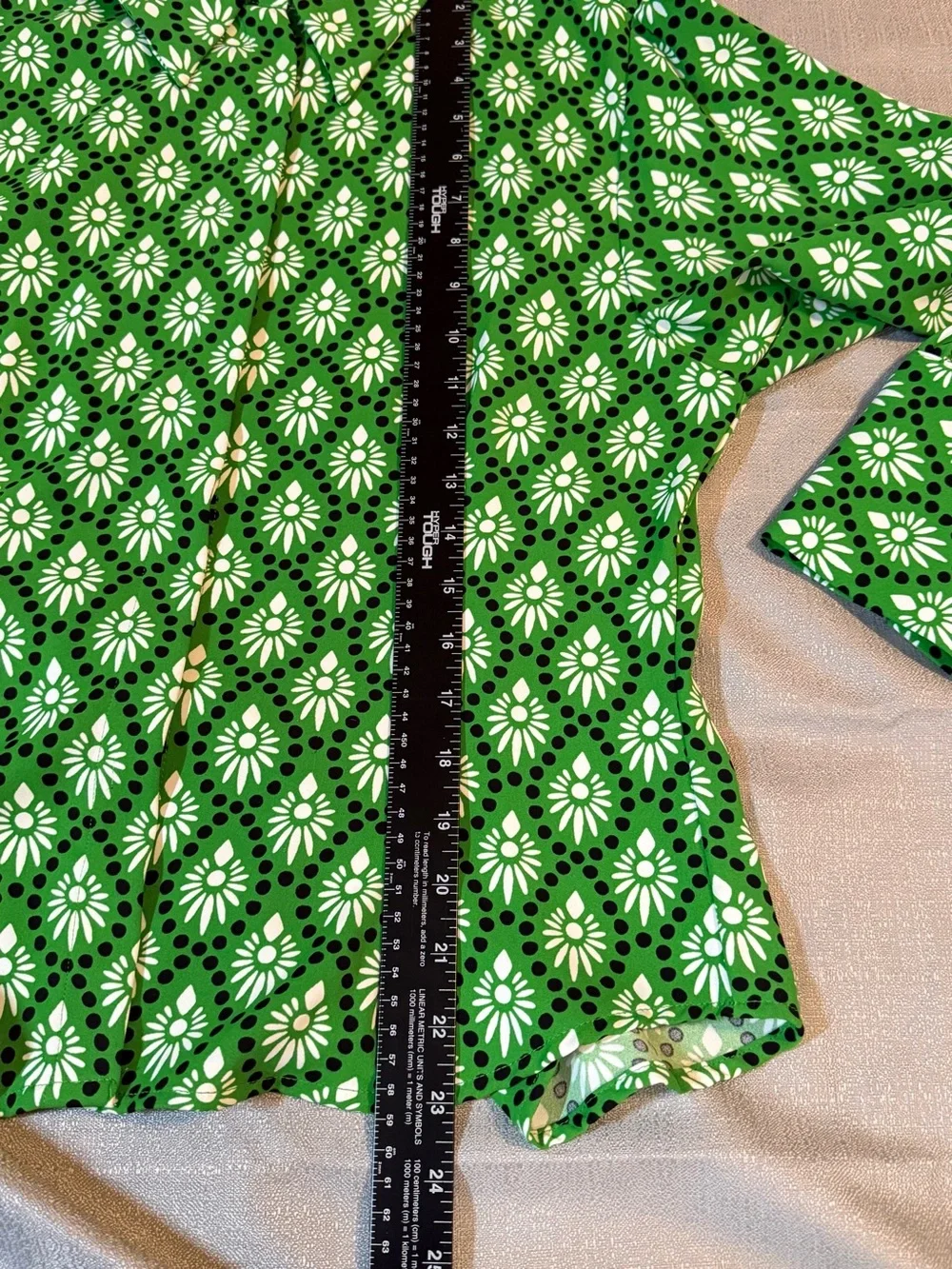Zara Green and White Floral Button-Down Shirt